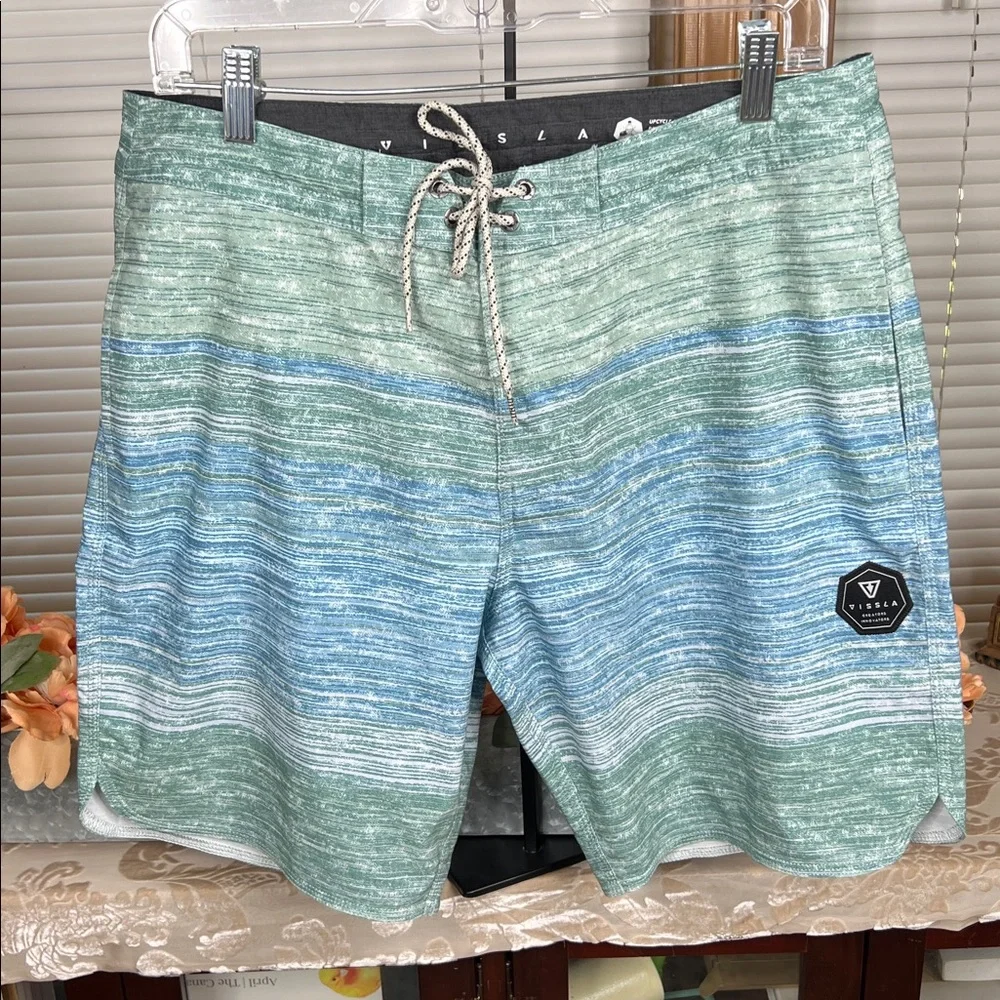 Vissla Men's Blurry Horizions Boardshorts Size 32